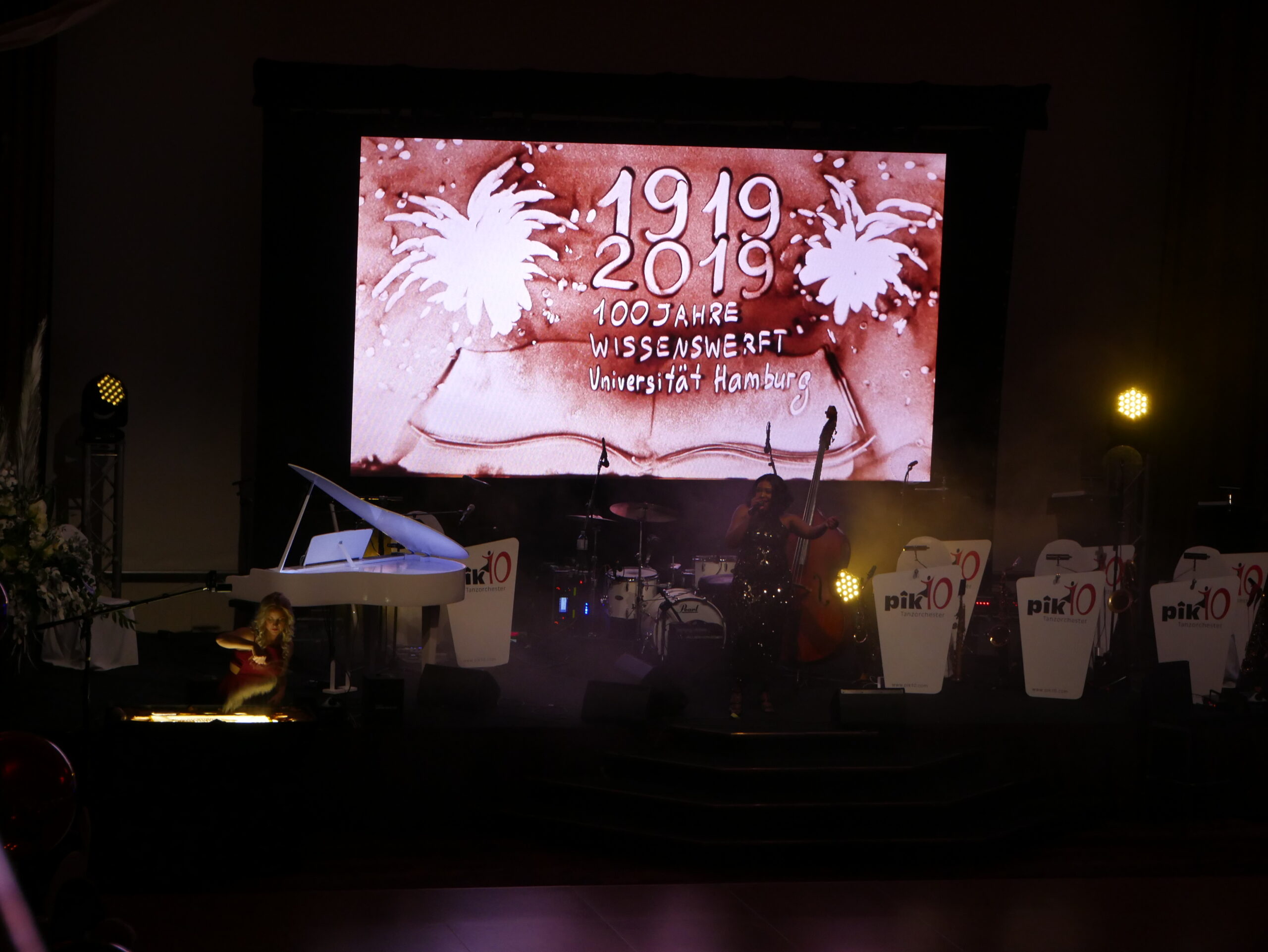 Universität Hamburg 100 Jahre – live Sand Show